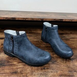 J Sport Booties Jenna Double Side Zips Blue Faux Leather Women's 8